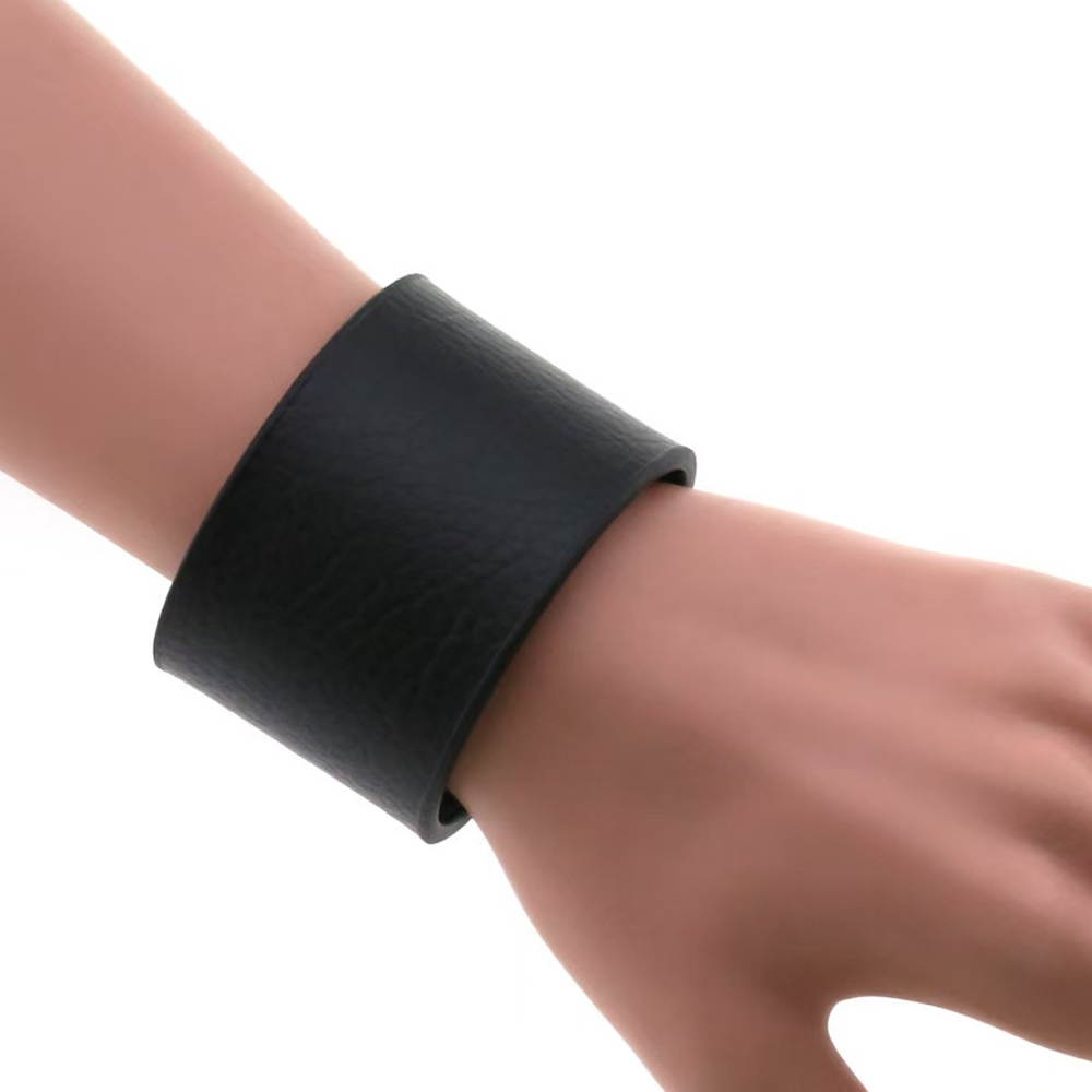 Women'S Accessories In The 80S - Bracciale punk tinta unita semplice per