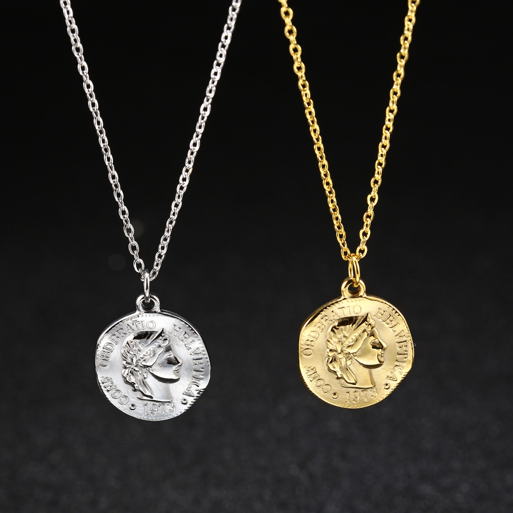 Collana con Ciondolo a Disco R - Coin Necklace Delicate recensione e prezzo