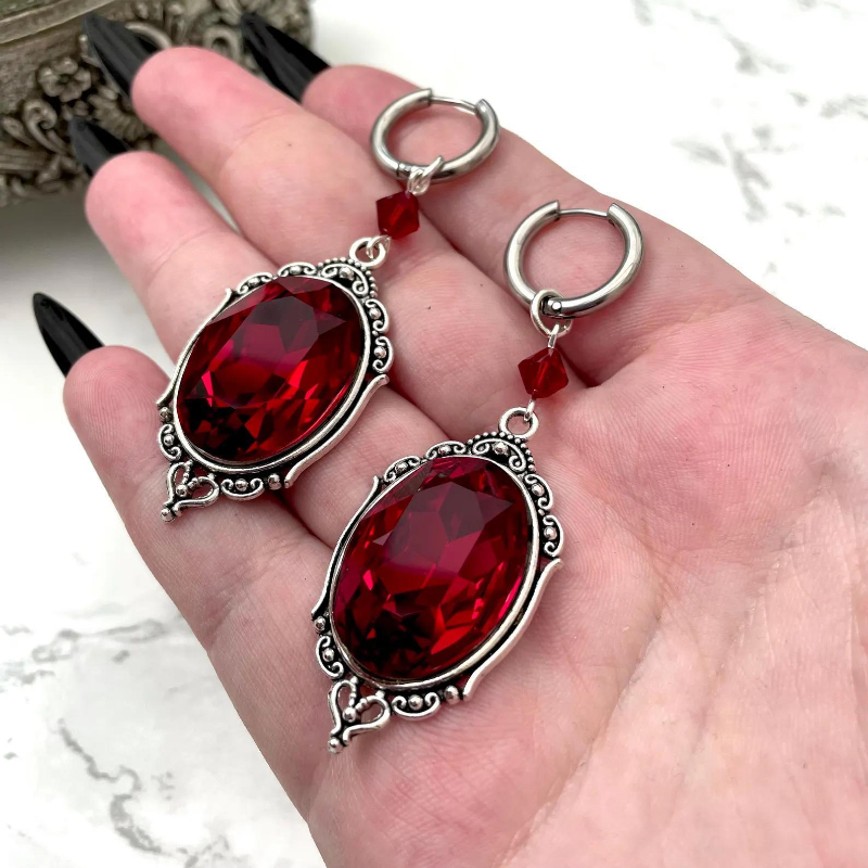 Orecchini Cammeo Vampiro, Gioi - Women'S Victorian Accessories recensione e prezzo