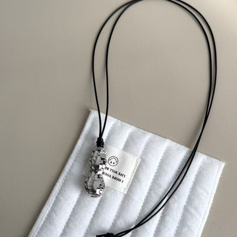 Collana con Ciondolo a Forma d - Women Accessories Meaning recensione e prezzo