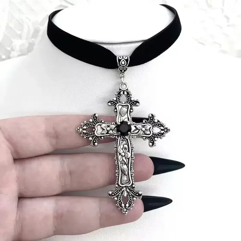 Girocollo con croce color arge - Women'S Victorian Accessories recensione e prezzo